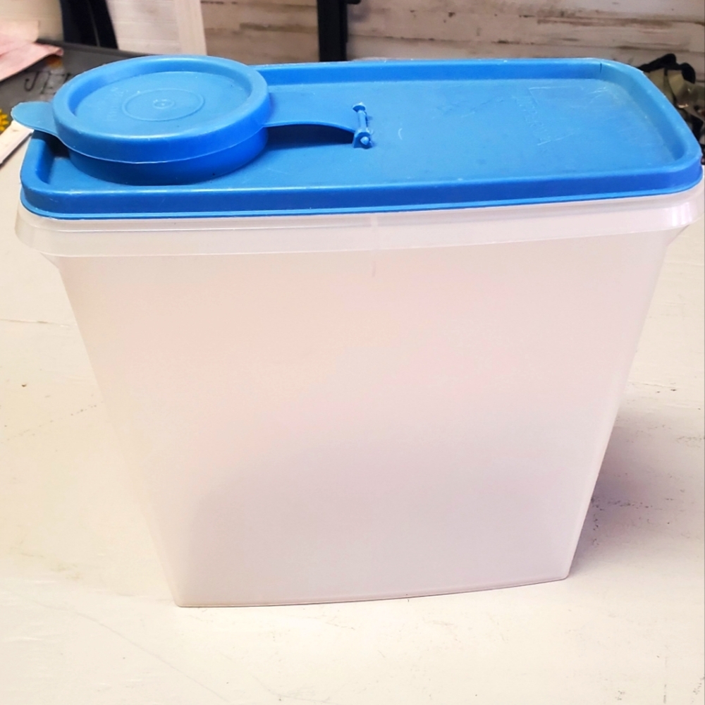 Tupperware Container